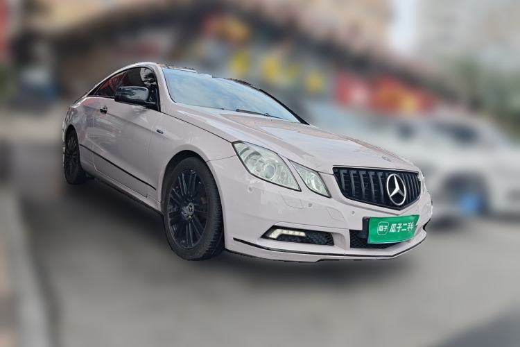 Used Mercedes-Benz E-Class 2010 E 260 CGI Coupe Front Right 45 Deg