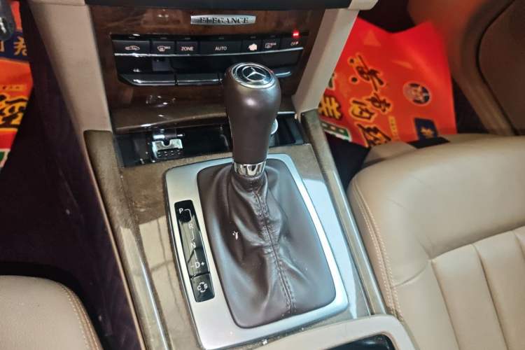 Used Mercedes-Benz E-Class 2010 E 200 CGI Elegant Model Gear Lever
