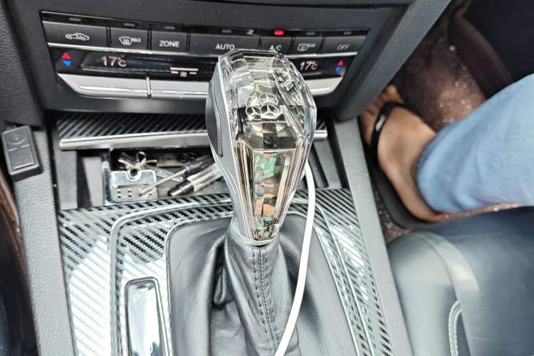 Used Mercedes-Benz E-Class 2010 E 260 CGI Coupe Gear Lever
