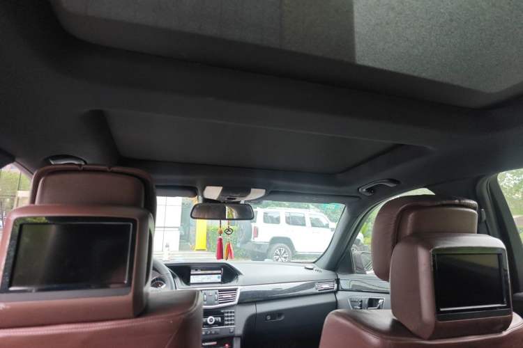 Used Mercedes-Benz E-Class 2010 E 300 L Fashion Model Headliner