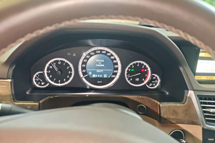 Used Mercedes-Benz E-Class 2010 E 200 CGI Elegant Model Instrument Cluster
