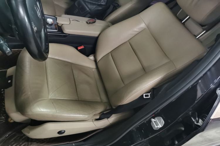 Used Mercedes-Benz E-Class 2010 E 300 L Fashion Model Left Front Seat