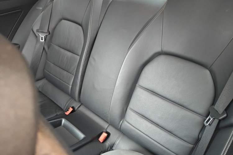Used Mercedes-Benz E-Class 2010 E 260 CGI Coupe Left Rear Seat