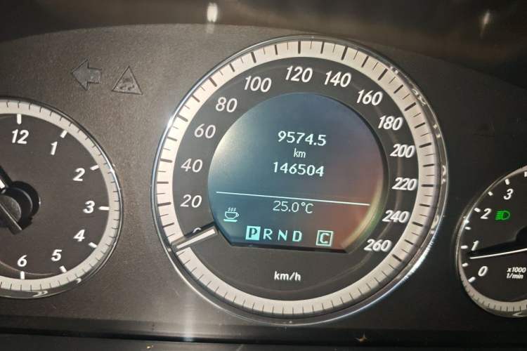 Used Mercedes-Benz E-Class 2010 E 200 CGI Elegant Model Odometer Close Up