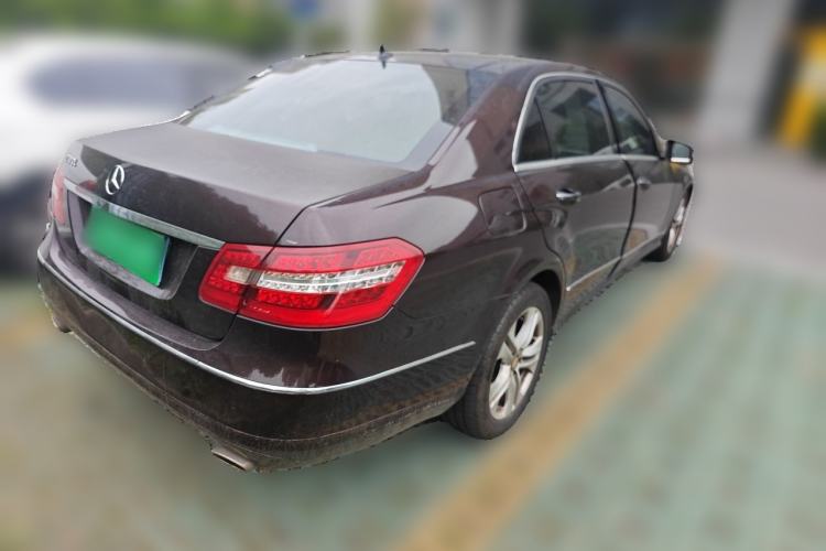 Used Mercedes-Benz E-Class 2010 E 300 L Fashion Model Rear Right 45 Deg