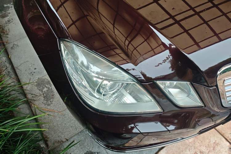 Used Mercedes-Benz E-Class 2010 E 200 CGI Elegant Model Right Front Headlight