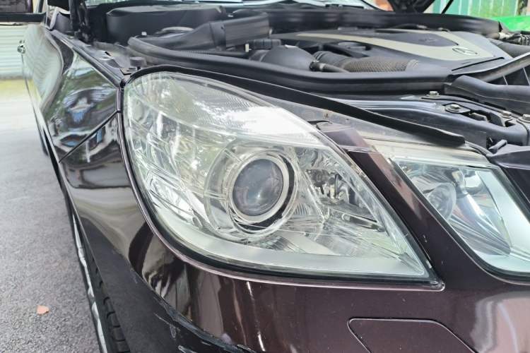 Used Mercedes-Benz E-Class 2010 E 300 L Fashion Model Right Front Headlight