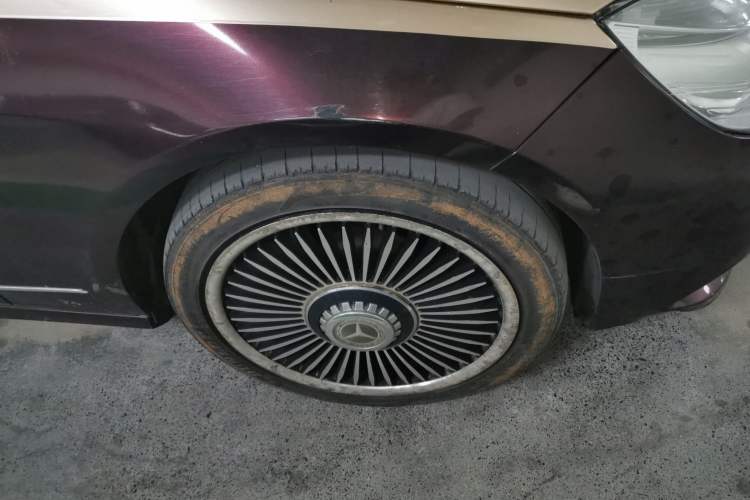 Used Mercedes-Benz E-Class 2010 E 300 L Fashion Model Right Front Wheel Hub