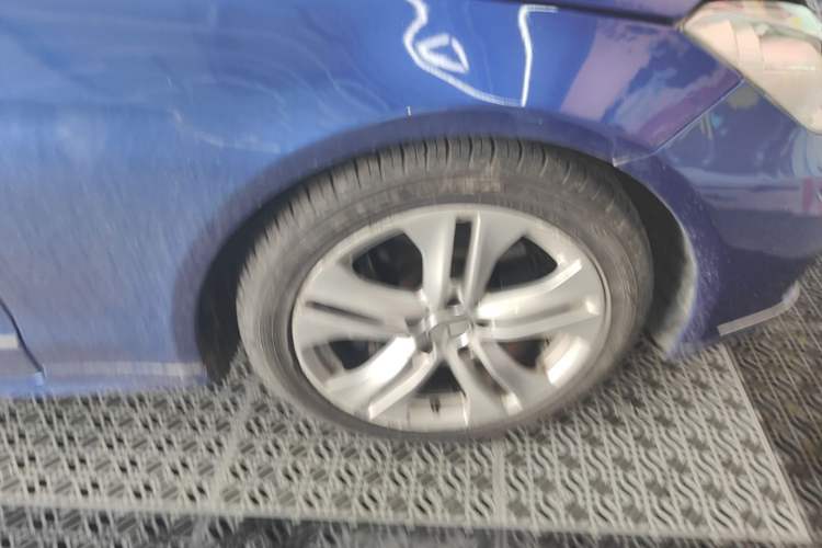 Used Mercedes-Benz E-Class 2010 E 260 CGI Convertible Right Front Wheel Hub