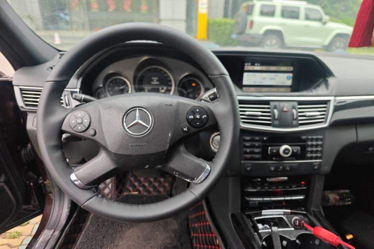 Used Mercedes-Benz E-Class 2010 E 300 L Fashion Model Steering Wheel