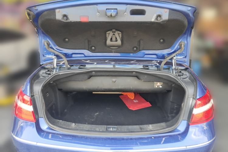 Used Mercedes-Benz E-Class 2010 E 260 CGI Convertible Trunk