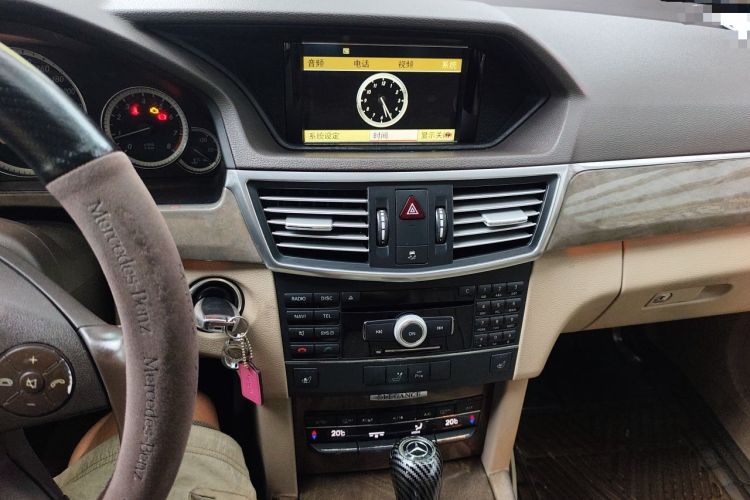 Used Mercedes-Benz E-Class 2010 E 200 CGI Elegant Model Audio And AC Panel