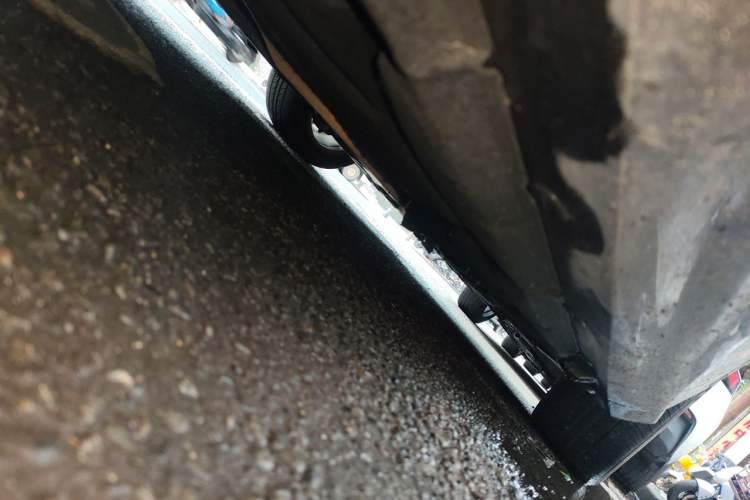 Used Mercedes-Benz E-Class 2010 E 200 CGI Elegant Model Chassis Front Right