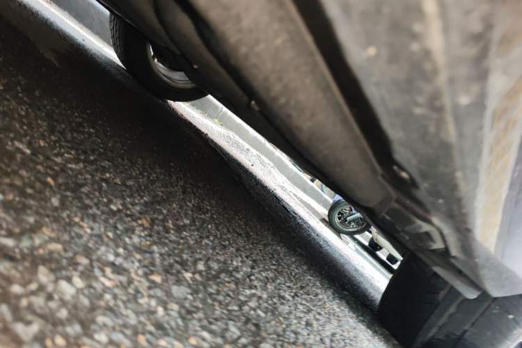 Used Mercedes-Benz E-Class 2010 E 200 CGI Elegant Model Chassis Rear Left