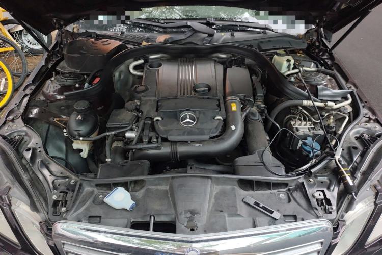Used Mercedes-Benz E-Class 2010 E 200 CGI Elegant Model Engine Bay