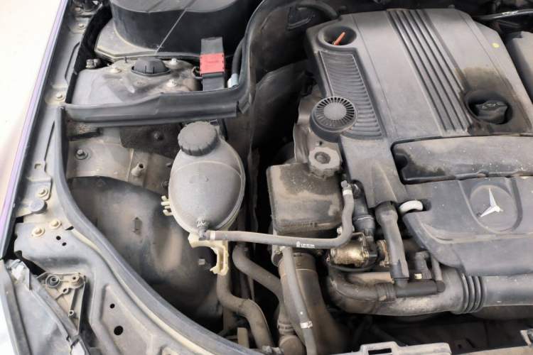 Used Mercedes-Benz E-Class 2010 E 260 CGI Coupe Engine Bay Right