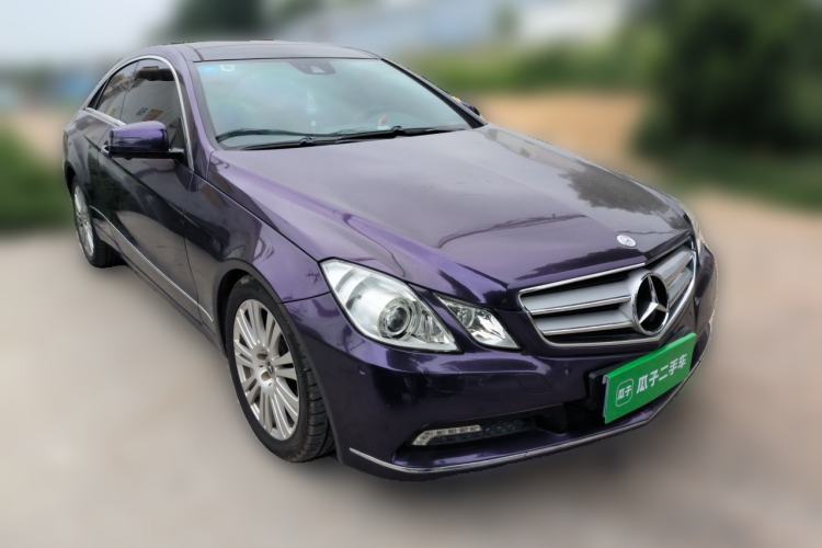 Used Mercedes-Benz E-Class 2010 E 260 CGI Coupe Front Right 45 Deg