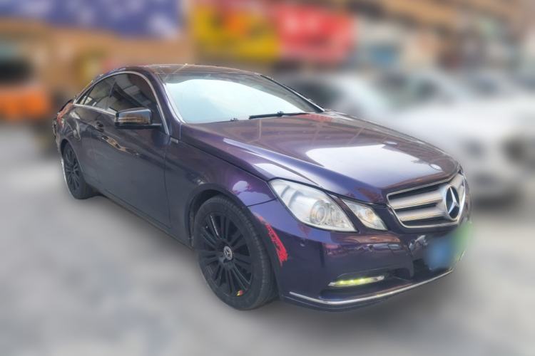 Used Mercedes-Benz E-Class 2010 E 260 CGI Coupe Front Right 45 Deg
