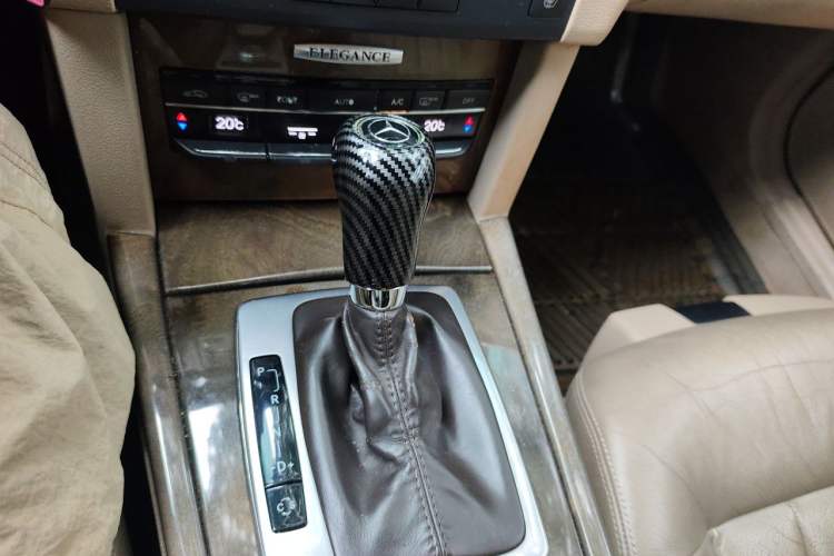 Used Mercedes-Benz E-Class 2010 E 200 CGI Elegant Model Gear Lever
