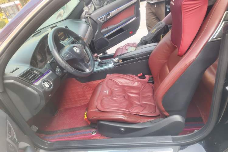 Used Mercedes-Benz E-Class 2010 E 260 CGI Coupe Left Front Seat