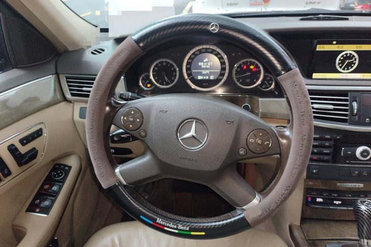 Used Mercedes-Benz E-Class 2010 E 200 CGI Elegant Model Steering Wheel