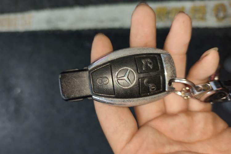 Used Mercedes-Benz E-Class 2010 E 200 CGI Elegant Model Vehicle Key