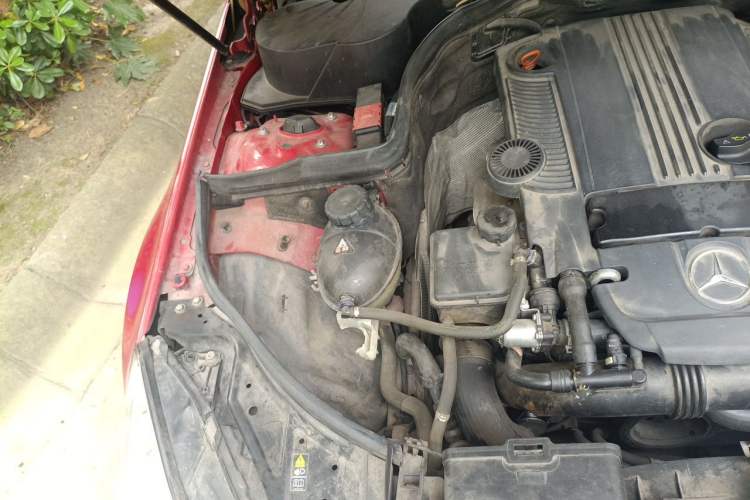Used Mercedes-Benz E-Class 2010 E 260 CGI Coupe Engine Bay Right