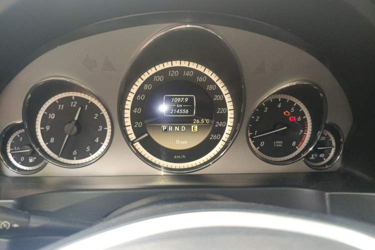 Used Mercedes-Benz E-Class 2010 E 260 CGI Coupe Instrument Cluster