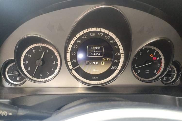Used Mercedes-Benz E-Class 2010 E 260 CGI Coupe Odometer Close Up