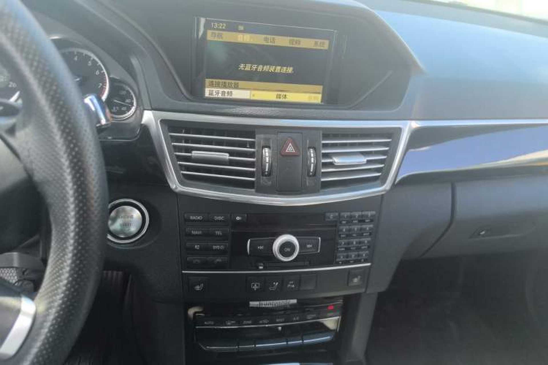 Used Mercedes-Benz E-Class 2010 E 300 L Fashion Model Audio And AC Panel