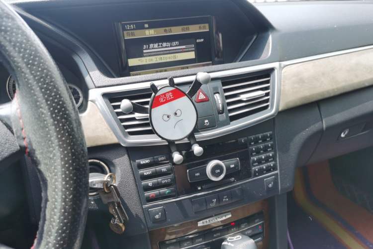Used Mercedes-Benz E-Class 2010 E 200 CGI Elegant Model Audio And AC Panel