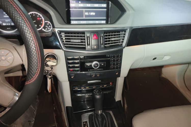 Used Mercedes-Benz E-Class 2010 E 200 CGI Elegant Model Audio And AC Panel