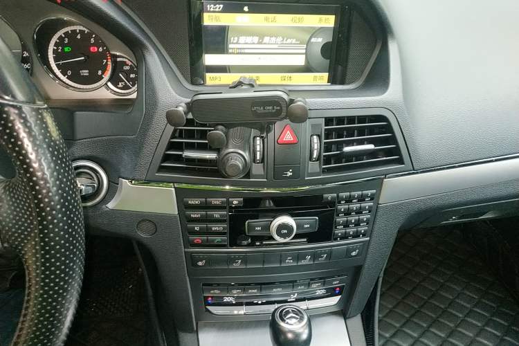 Used Mercedes-Benz E-Class 2010 E 260 CGI Convertible Audio And AC Panel