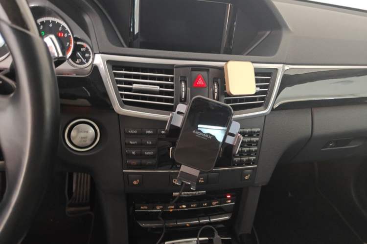 Used Mercedes-Benz E-Class 2010 E 300 Elegant Luxury Edition Audio And AC Panel