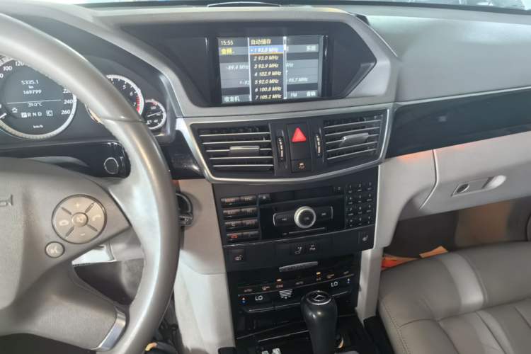Used Mercedes-Benz E-Class 2010 E 200 CGI Elegant Model Audio And AC Panel
