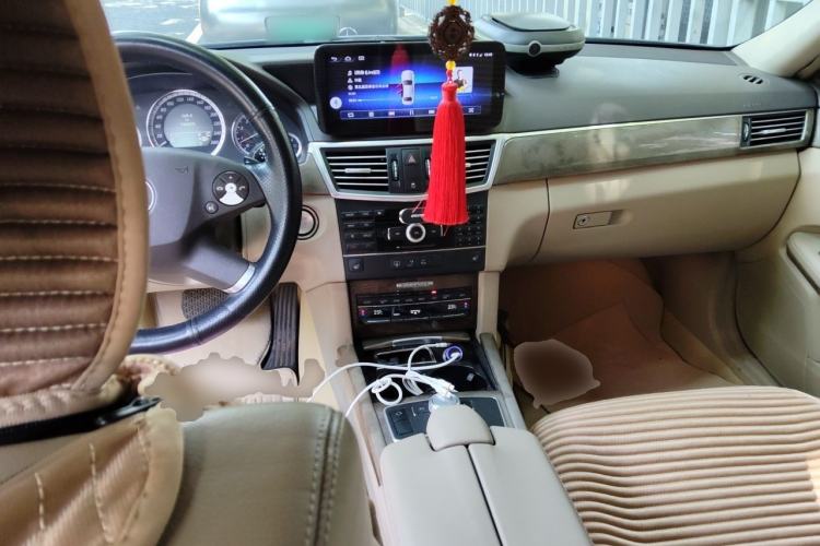 Used Mercedes-Benz E-Class 2010 E 300 Elegant Luxury Edition Center Console