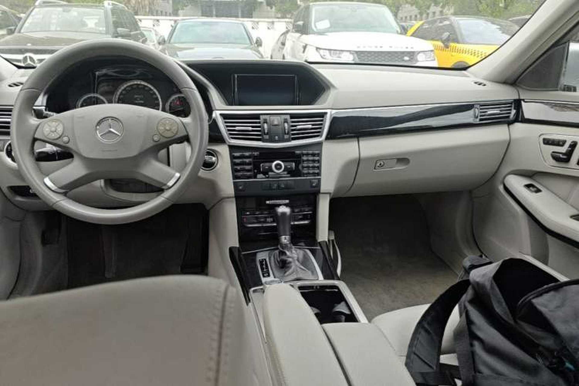 Used Mercedes-Benz E-Class 2010 E 200 CGI Elegant Model Center Console