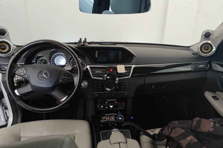 Used Mercedes-Benz E-Class 2010 E 300 Elegant Luxury Edition Center Console