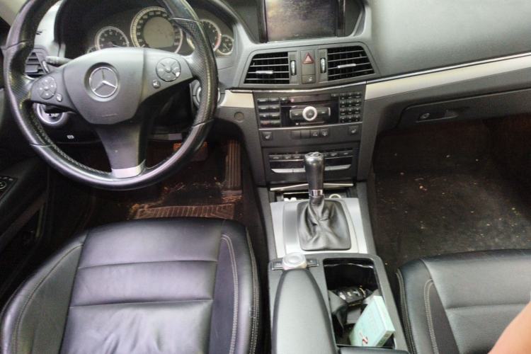 Used Mercedes-Benz E-Class 2010 E 260 CGI Coupe Center Console