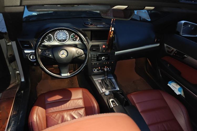 Used Mercedes-Benz E-Class 2010 E 260 CGI Convertible Center Console