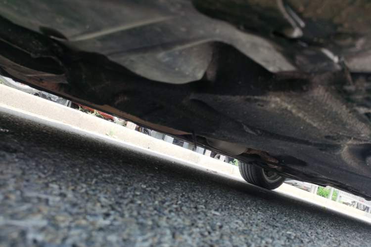 Used Mercedes-Benz E-Class 2010 E 200 CGI Elegant Model Chassis Front Left