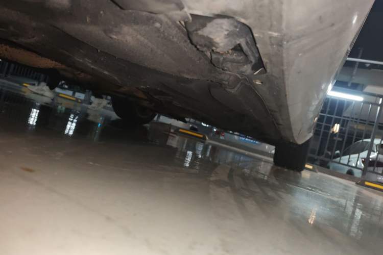 Used Mercedes-Benz E-Class 2010 E 200 CGI Elegant Model Chassis Front Left