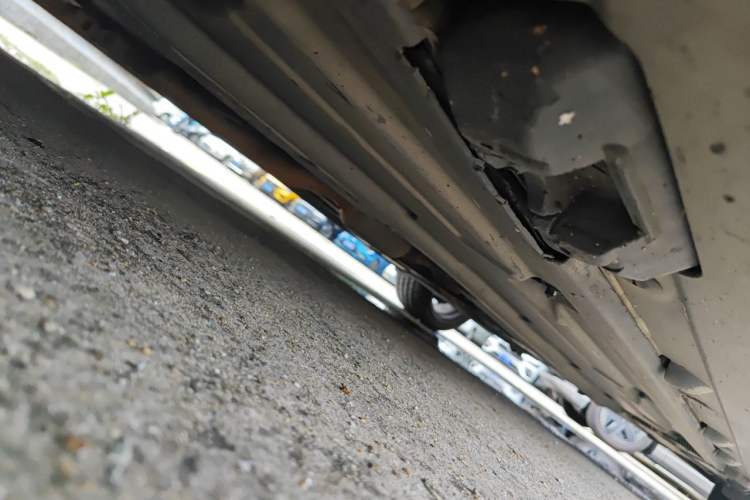 Used Mercedes-Benz E-Class 2010 E 260 CGI Coupe Chassis Front Left