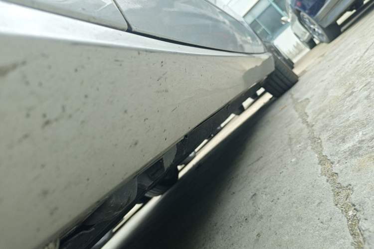 Used Mercedes-Benz E-Class 2010 E 200 CGI Elegant Model Chassis Front Left