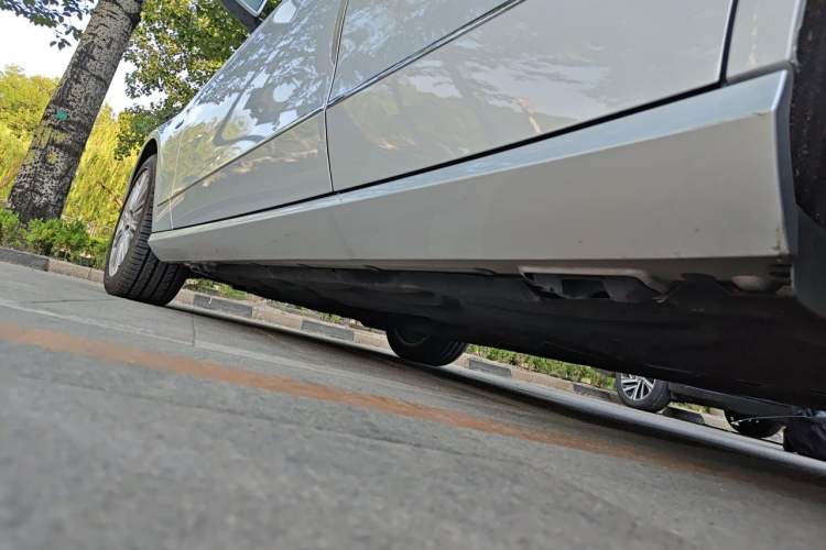Used Mercedes-Benz E-Class 2010 E 200 CGI Elegant Model Chassis Rear Left