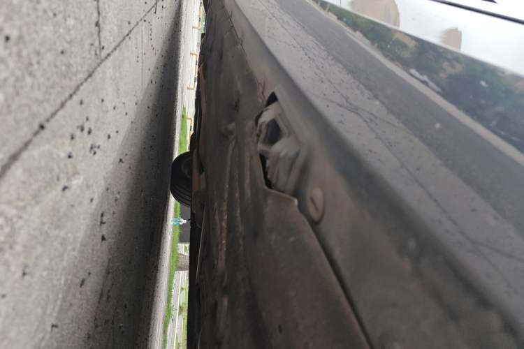 Used Mercedes-Benz E-Class 2010 E 300 L Fashion Model Chassis Rear Left
