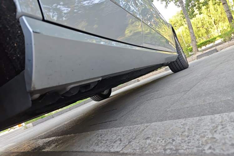 Used Mercedes-Benz E-Class 2010 E 200 CGI Elegant Model Chassis Rear Right