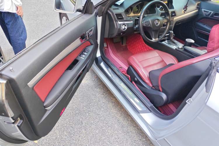 Used Mercedes-Benz E-Class 2010 E 260 CGI Coupe Driver Seat