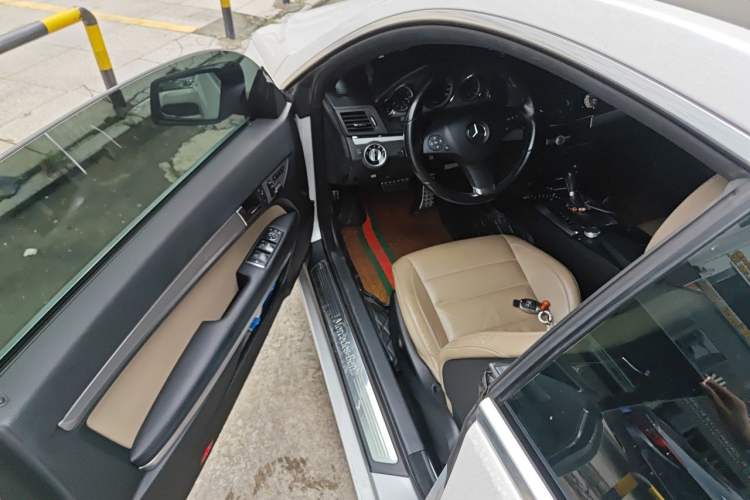 Used Mercedes-Benz E-Class 2010 E 260 CGI Coupe Driver Seat