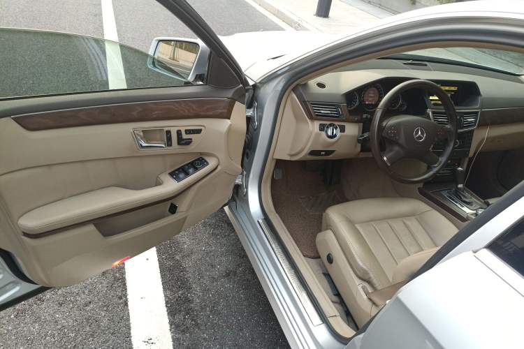 Used Mercedes-Benz E-Class 2010 E 200 CGI Elegant Model Driver Seat